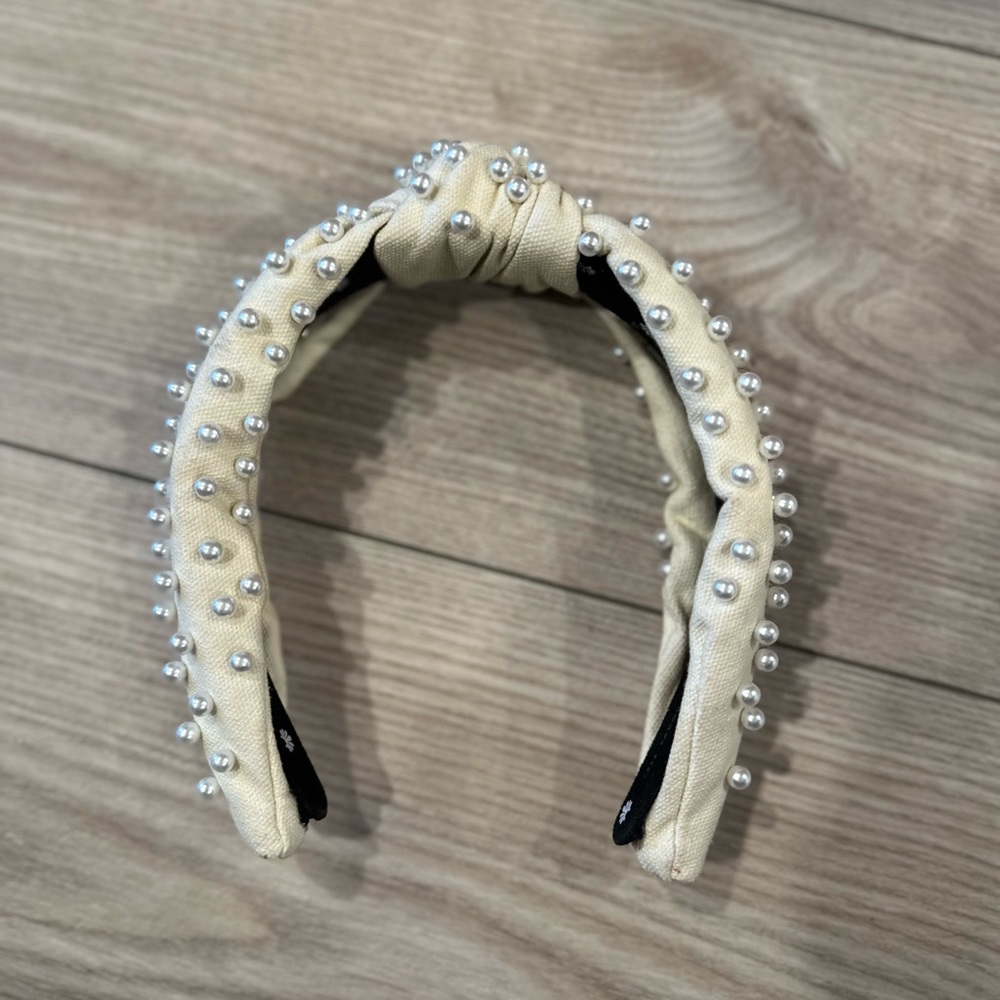 New with tags!! Embellished ivory pearl Lele Sadoughi headband